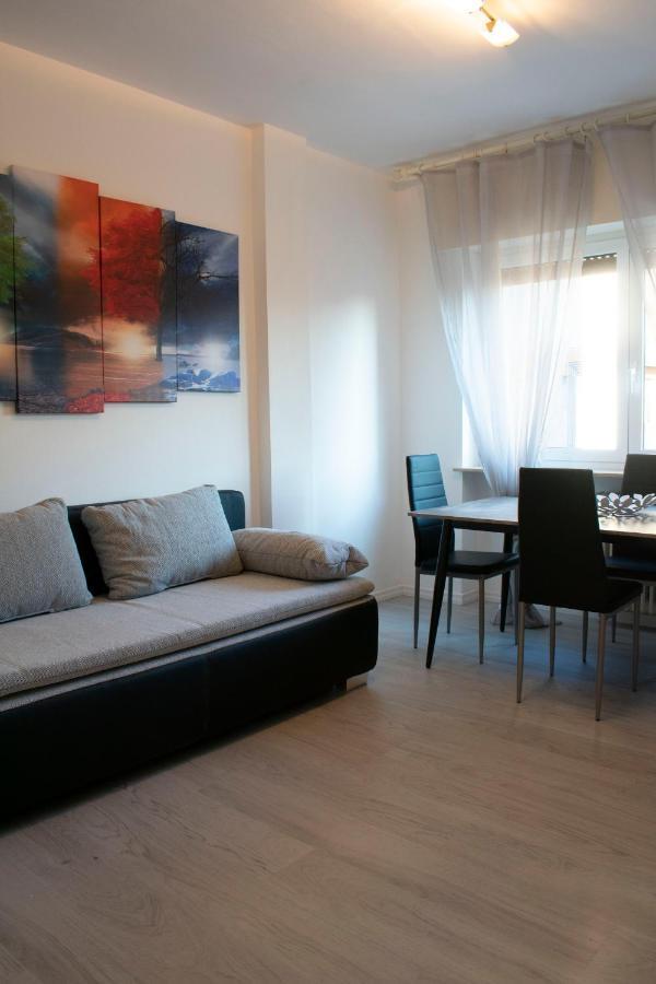 J&M House -Fronte Ospedale- Incluso Netflix E Disney Plus Údine Exterior foto